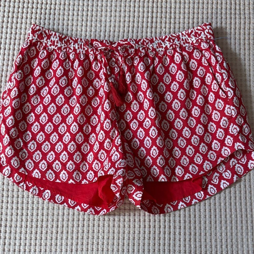 NWT Women’s Vineyard Vines Red and White Lined Shorts Size L